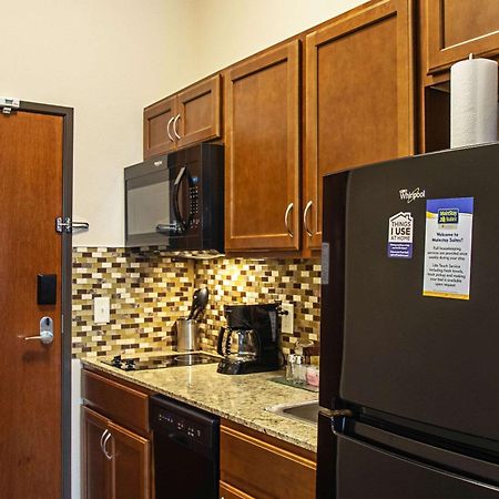 Mainstay Suites Madison - Monona Экстерьер фото