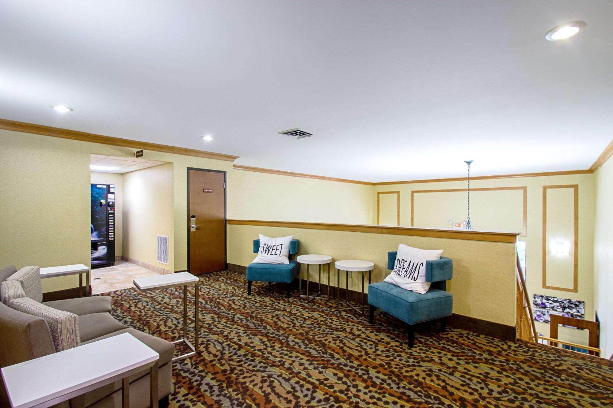 Mainstay Suites Madison - Monona Экстерьер фото
