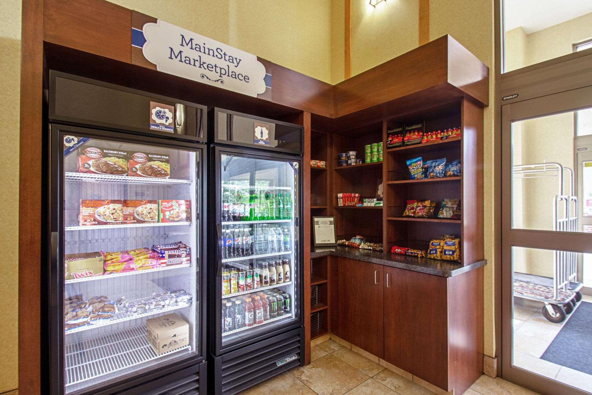 Mainstay Suites Madison - Monona Экстерьер фото