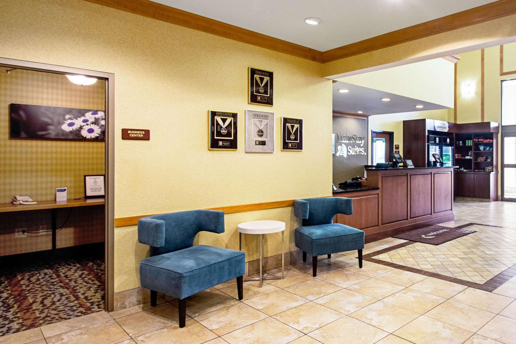 Mainstay Suites Madison - Monona Экстерьер фото
