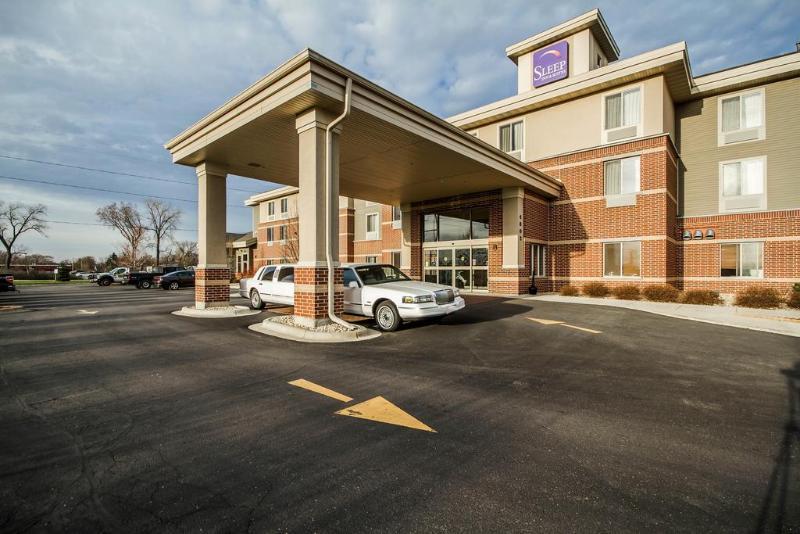 Mainstay Suites Madison - Monona Экстерьер фото